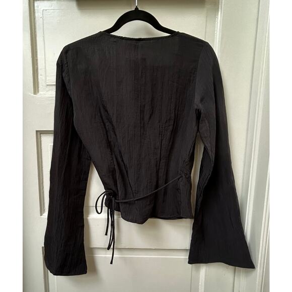 H&M Divided Black Long Sleeved Wrap Crinkle Top Size S NWT - Picture 5 of 6